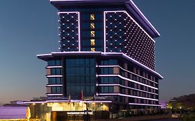 Golden Tulip Istanbul Bayrampasa